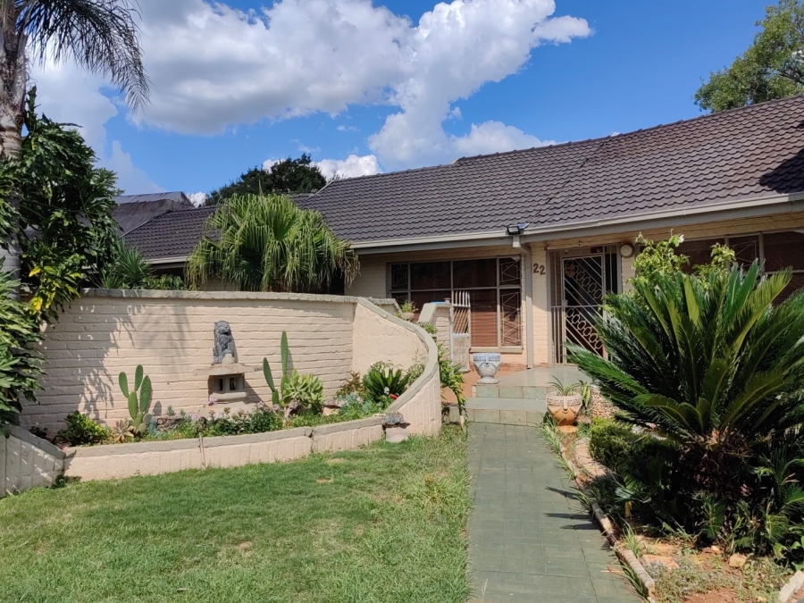 8 Bedroom Property for Sale in Potchefstroom Rural North West